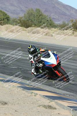 media/Dec-04-2025-Racers Edge (Thu) [[5ebc9f124d]]/3-B Group/7-Session 4 (Turn 10 Inside)/